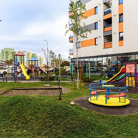 Grandis Coresi Mall Luxury アパート