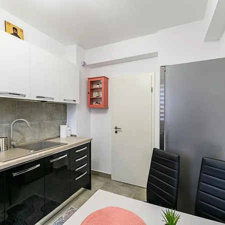 Grandis Coresi Mall Luxury Apartman